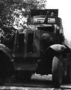БА-3, брошенный экипажем в районе Минска. На фары надеты бронеколпаки., на колёсах ярославские шины с ранним типом протектора. Июль 1941 года.