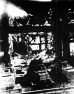 Разрушения ново-кузовного корпуса ГАЗа после бомбардировки в июне 1943 года. На переднем плане незаконченные бронекорпуса БА-64.