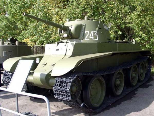 БТ-7 из экспозиции Музея Великой Отечественной войны на Поклонной горе, г. Москва
