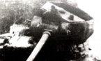 Танк ИС-2 подбитый немецкой артиллерией. Башня сброшена взрывом боекомплекта.