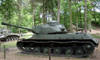 Тяжёлый танк ИС-2 в экспозии Амстердамского национального музея войны и сопротивления на месте битвы Оверлум. Голландия.