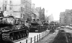 ИС-2 на улице Берлина. Апрель 1945 года.