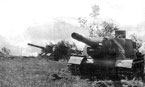 Самоходки ИСУ-152 на исходных позициях перед атакой на Витебск. 3-й Белорусский фронт, предположительно 337-й гвардейский тяжелый самоходно-артиллерийский полк, июнь 1944 года.