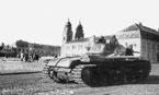 Танк КВ-1С в центре польского города Млава, освобожденного войсками Красной Армии. 1 февраля 1945 года.