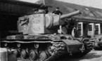 Этот КВ-2 (немецкое обозначение - Panzerkampfwagen KV-II 754(r)) готовился немцами для вторжения на о.Мальта. После несостоявшегося вторжения, танк был направлен в 12 танковую дивизию и был уничтожен русскими войсками в Демьянском котле в 1942 г.