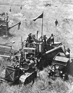 Трактор С-60 в сельском хозяйстве СССР. Довоенное фото.