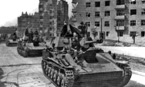 Самоходно-артиллерийский полк СУ-76М на улицах поверженного Берлина. Май 1945 года.