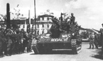 САУ СУ-76М из подразделения с неустановленным номером на параде в Люблине. 1945 год.