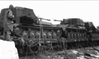 Самоходные орудия СУ-76М, захваченные недалеко от порта Хунгхам на восточном побережье Корейского полуострова, куда они были привезены морем из СССР для усиления северокорейской армии. 5 ноября 1950 г.
