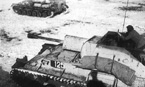 Советские САУ СУ-76М выдвигаются на новую позицию. Январь 1945 г.