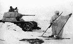 Танк полностью покрыт белой защитной окраской. Северный фронт, район Мурманска. Декабрь 1941 г.