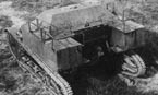 Танкетка Т-27, переделанная в тягач для 45-мм орудий, с приспособлением для перевозки дополнительно 2 человек