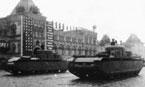 Т-35-1 и Т-35-2 на параде в Москве 7 ноября 1933 года