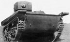 Танк Т-37А с бронекорпусом производства подольского завода имени Орджоникидзе на испытаниях. Лето 1935 года. Хорошо видна работа тележки подвески при преодолении препятствия.