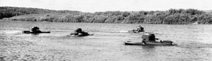 Танк Т-37А преодолевает водную преграду. Большие Киевские манёвры, сентябрь 1935 года.