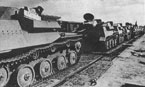 Танки Т-40 отправляются на фронт. 1941 год.