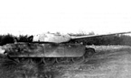 Опытный танк Т-44-100 с бортовыми экранами. Вид на правый борт. Лето 1945 года.