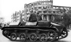 Трофейный советский танк Т-60 (без башни), используемый немцами в качестве легкого бронированного тягача. Воронеж, июль 1942 года.
