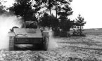Фото танка Т-70М, сделанное на 1-м Белорусском фронте летом 1944 года.