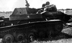 Разбитые советские танки Т-70 и Т-34 "Спартак» (на заднем плане). Южный фронт, вторая половина июля 1942 года.