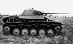 Испытания опытного образца 45-мм танковой пушки ВТ-42 на Т-70. Хорошо виден вылет орудия за габариты танка. Гороховецкий артполигон, май 1943 года.