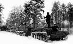 Танк Т-70М, использовавшийся в качестве командирской машины в 8-й самоходно-артиллерийской бригаде СУ-76М. Белорусский фронт, 7 февраля 1944 года.