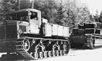 Тяжёлый арттягач "Ворошиловец" на испытаниях буксирует средний танк Т-28. Лето 1939 г.