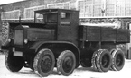 ЯГ-12 во дворе завода ЯГАЗ. Начало ноября 1932 г.