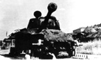 Два уничтоженных танка ИС-2 из состава 42-ой отдельной гвардейской тяжёлой танковой бригады. 4-й Украинский фронт, г.Моравская Острава, Чехия, май 1945 года.