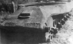 Корпус танка ИС-2 со спрямлённой литой носовой частью производства завода №200. 