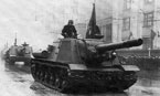 Колонна ИСУ-152 движется на Красную Площадь. Москва, 7 ноября 1950 года.