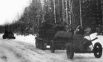 Бронированные тягачи Т-20 «Комсомолец» с 45-мм противотанковыми пушками выдвигаются к линии фронта. Карельский перешеек, район Васкелово, 2 декабря 1939 года.
