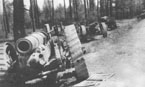 Брошенный С-65 и английские 203-мм гаубицы Виккерс Mk VI состоявшие на вооружении Красной Армии