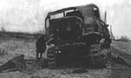 Подорвавшийся на мине трактор С-2. Западный фронт. Можайское направление, январь 1942 г.