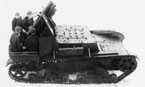 Опытный образец самоходной установки СУ-5-2 на огневой позиции с расчетом. Ленинград, завод № 185 имени Кирова, осень 1935 года.