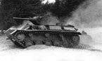 Фото танка Т-70М, сделанное на 1-м Белорусском фронте летом 1944 года. Хорошо видны ящики ЗИП на левом борту.